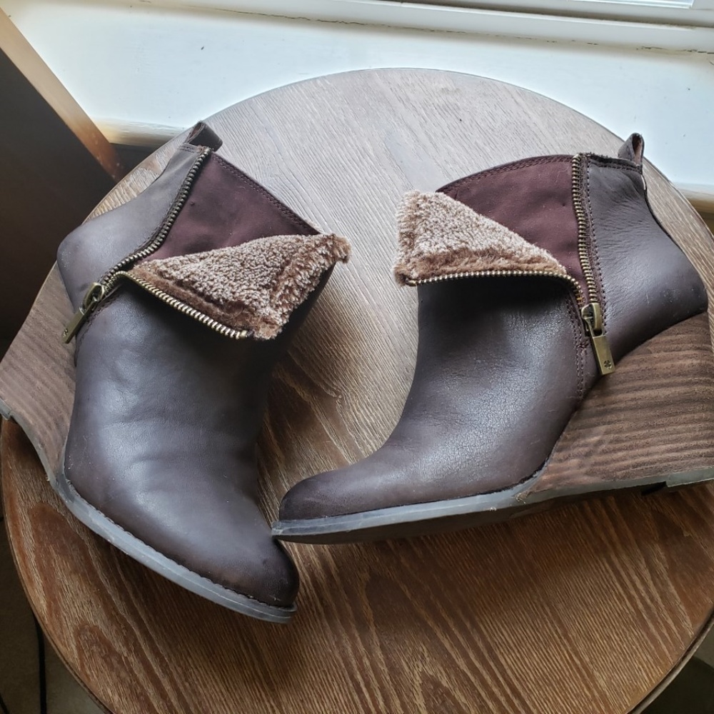 Lucky Brand brown shearling wedge booties 7.5